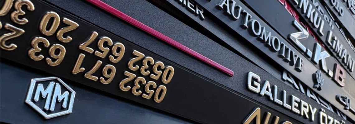 Aracınıza Stil Katın: Oto Plakalık Seçim Rehberi