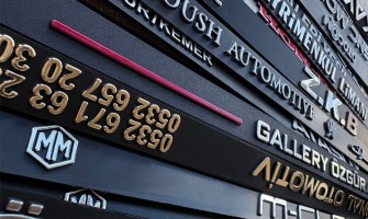 Aracınıza Stil Katın: Oto Plakalık Seçim Rehberi